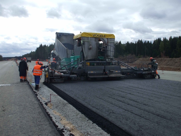 Construction de l’autoroute Moscou – St. Petersbourg : un partenariat entre Vinci et les municipalités Russes